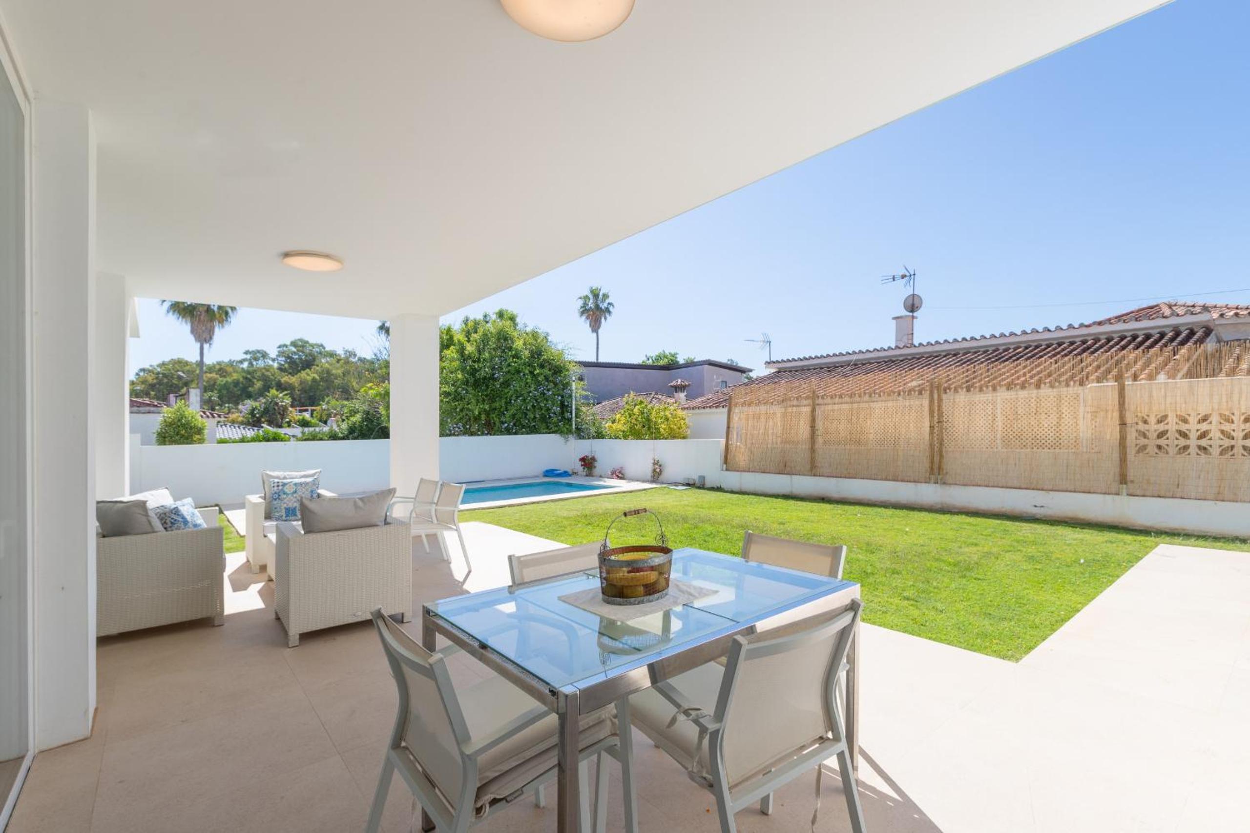 Espectacular villa con piscina en Marbella