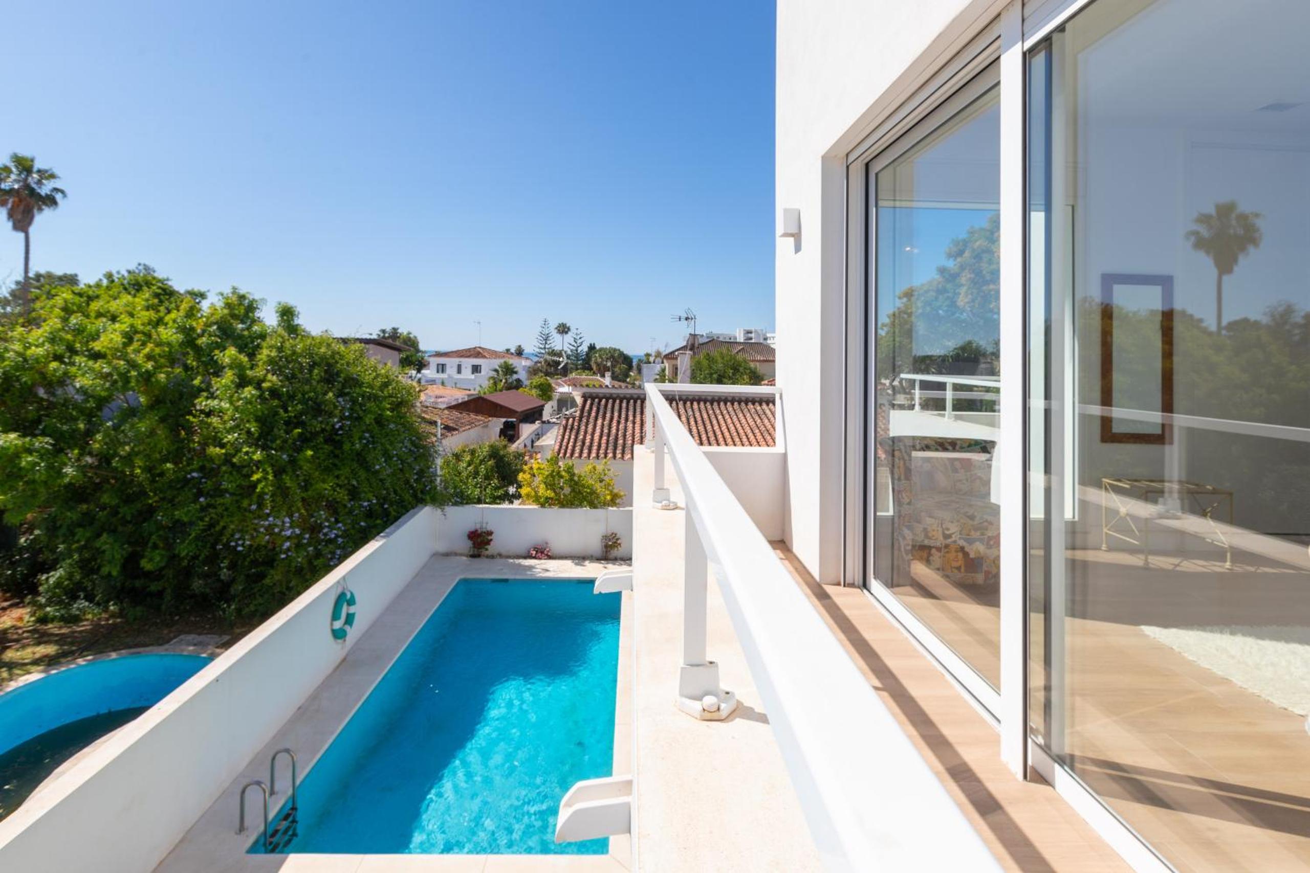 Espectacular villa con piscina en Marbella