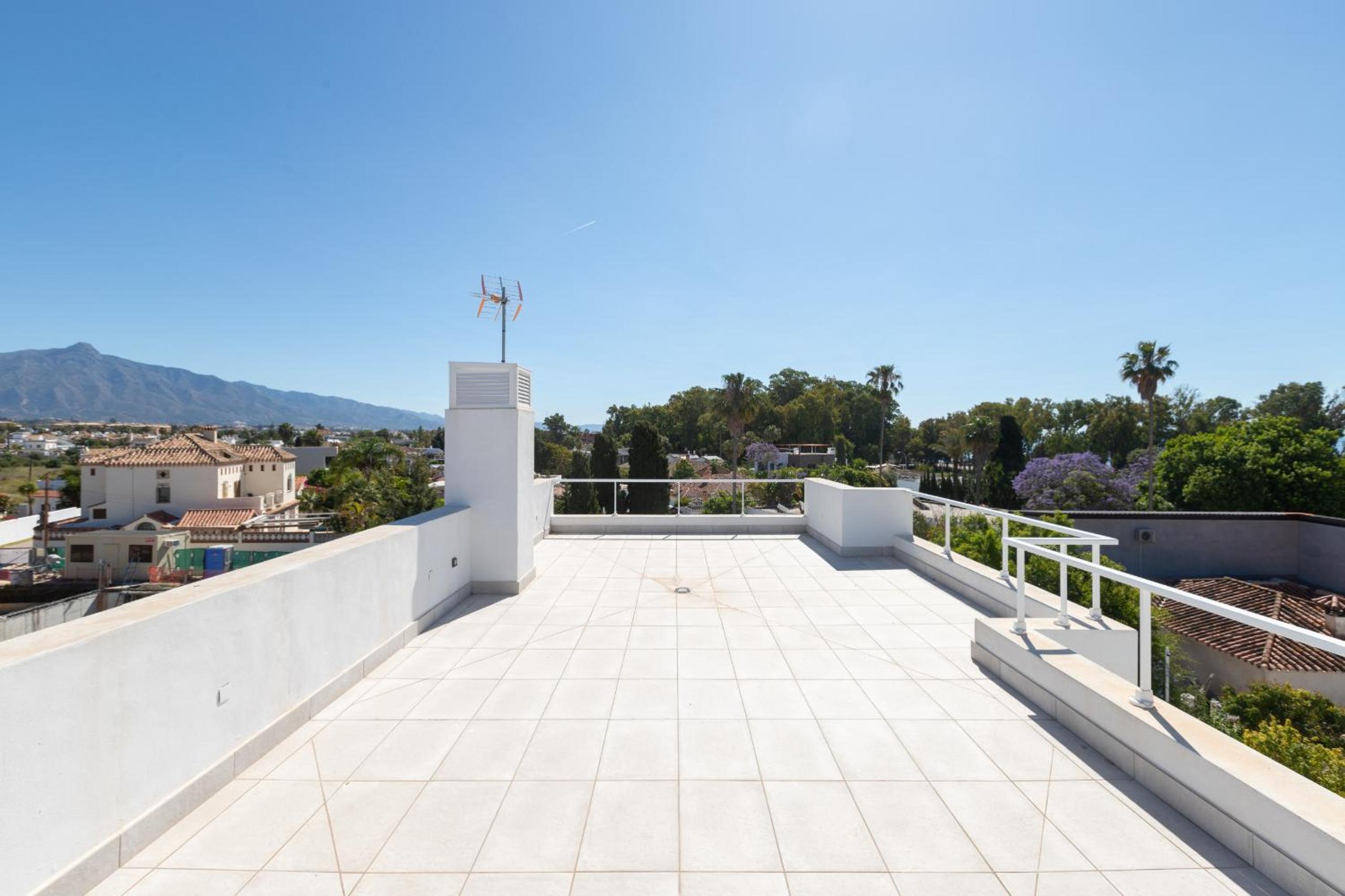 Espectacular villa con piscina en Marbella