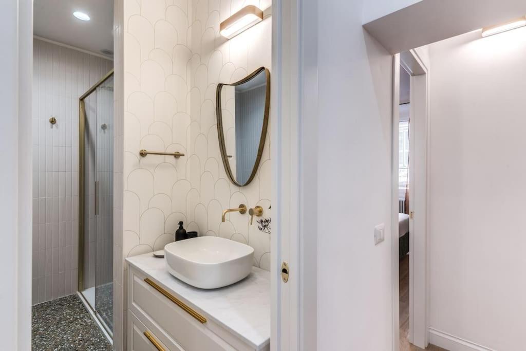 3 bedroom apartment Via Genova Monti area
