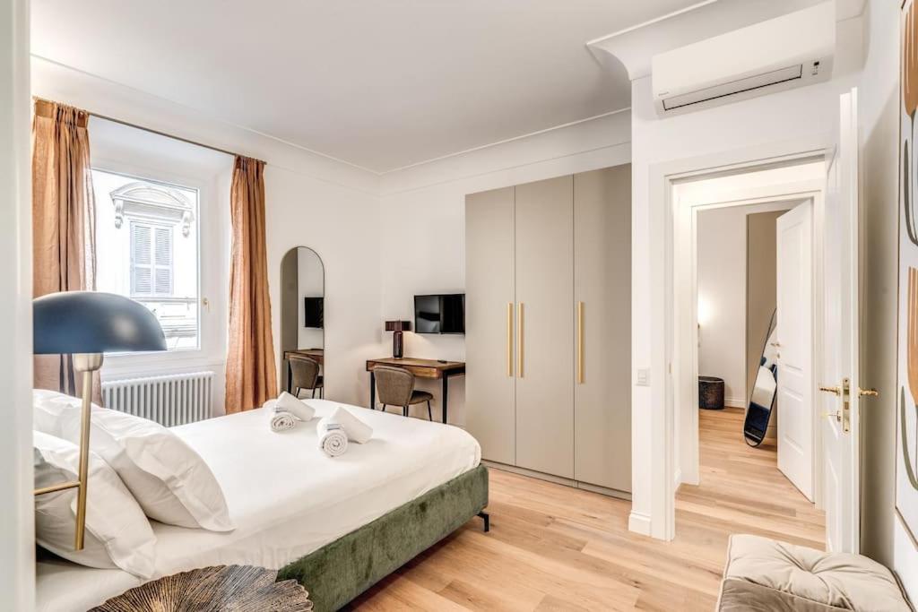 3 bedroom apartment Via Genova Monti area