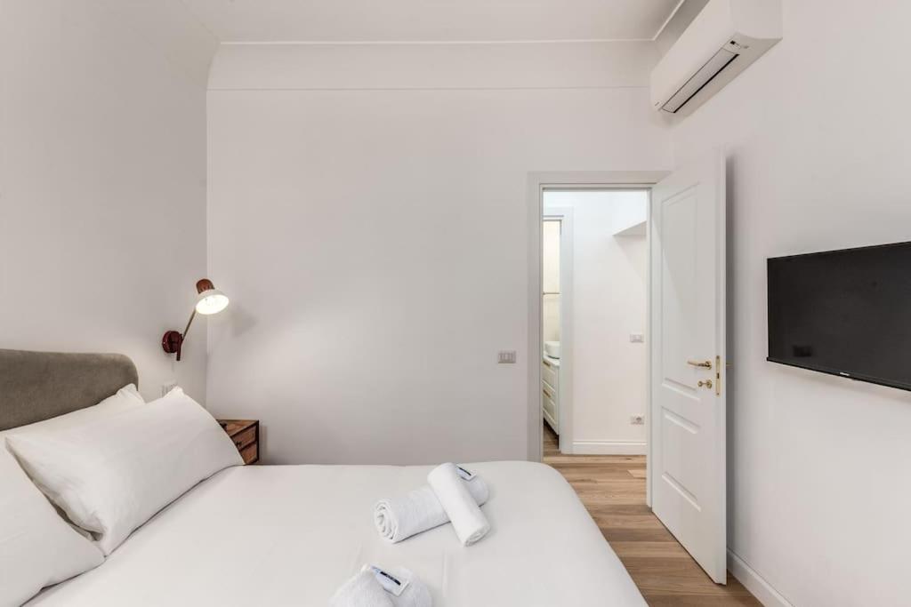 3 bedroom apartment Via Genova Monti area