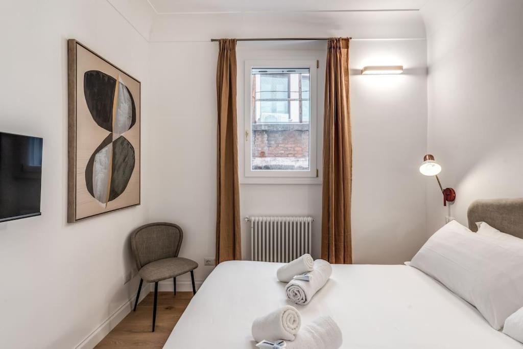 3 bedroom apartment Via Genova Monti area