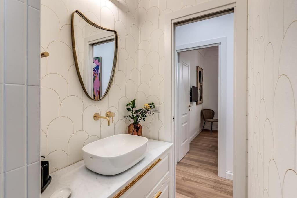 3 bedroom apartment Via Genova Monti area