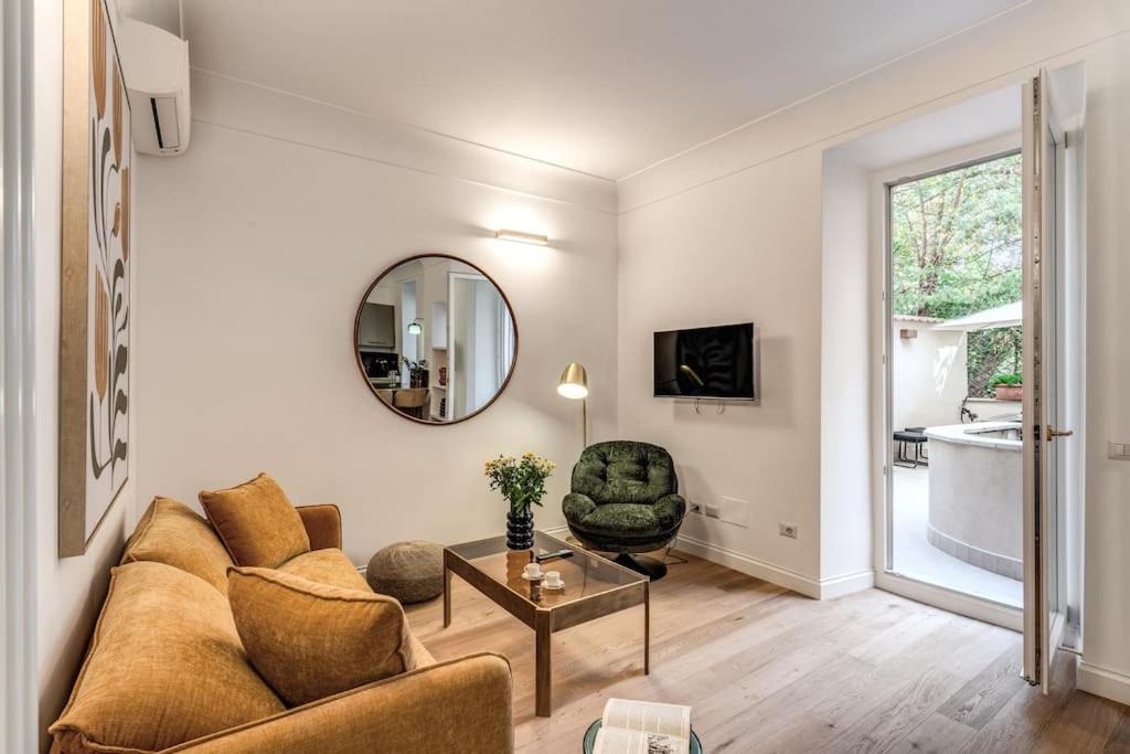 3 bedroom apartment Via Genova Monti area