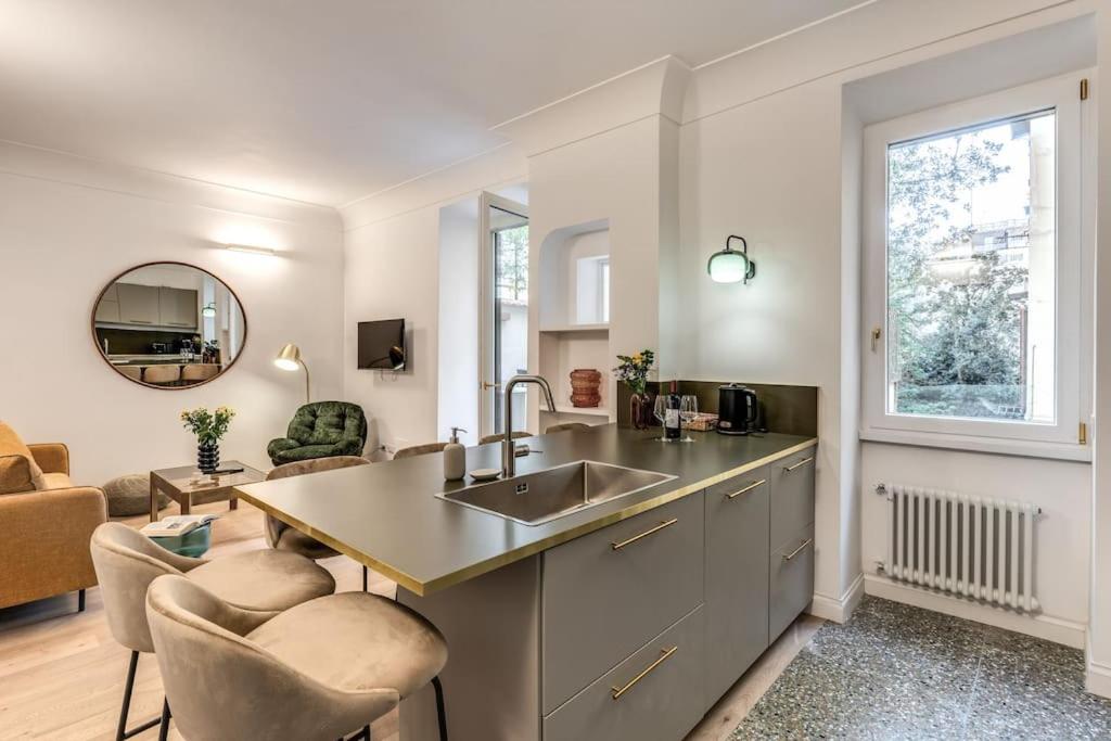 3 bedroom apartment Via Genova Monti area