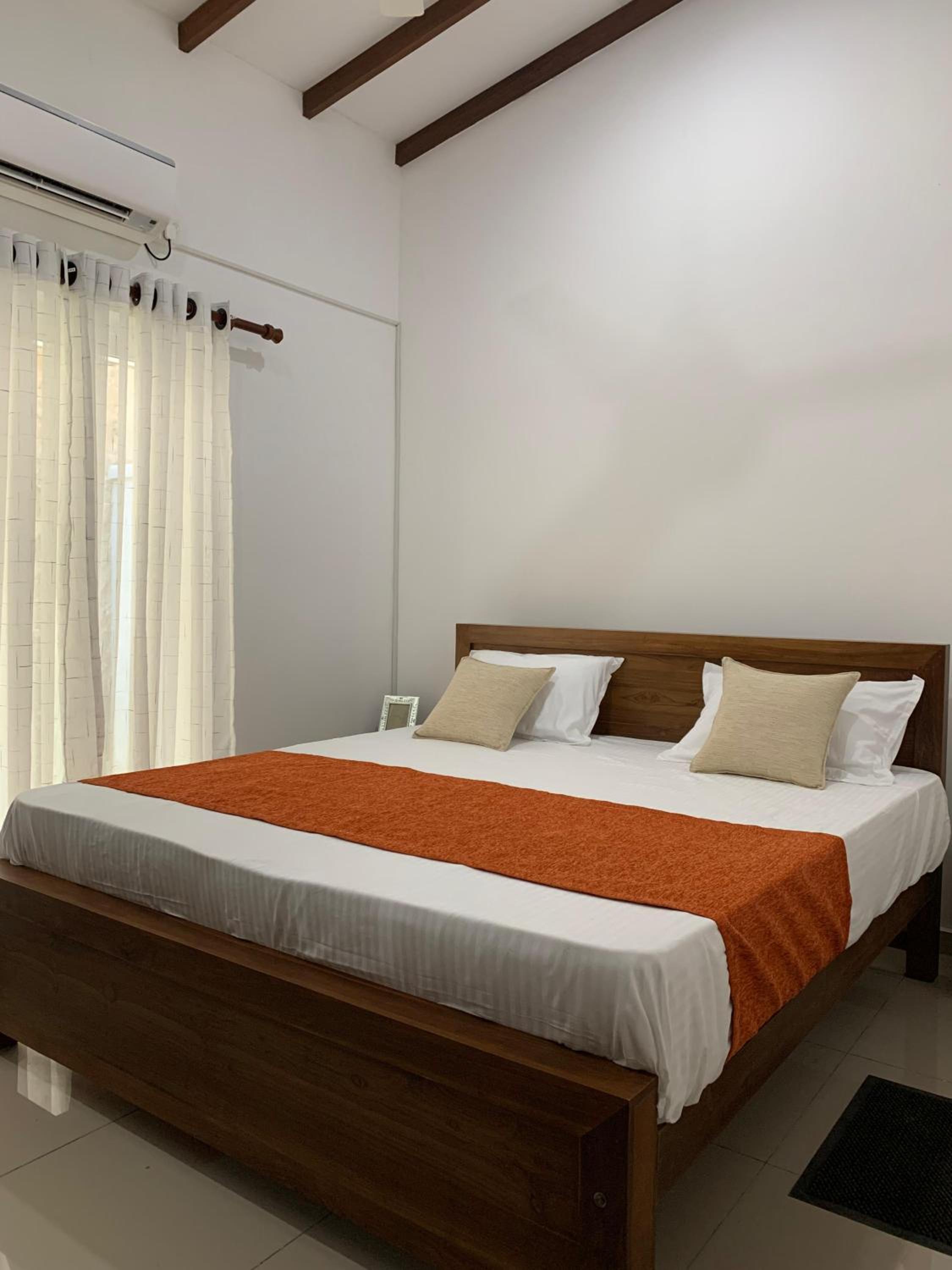 Kahathuduwa Golf Residence Luxury Family Home view 4