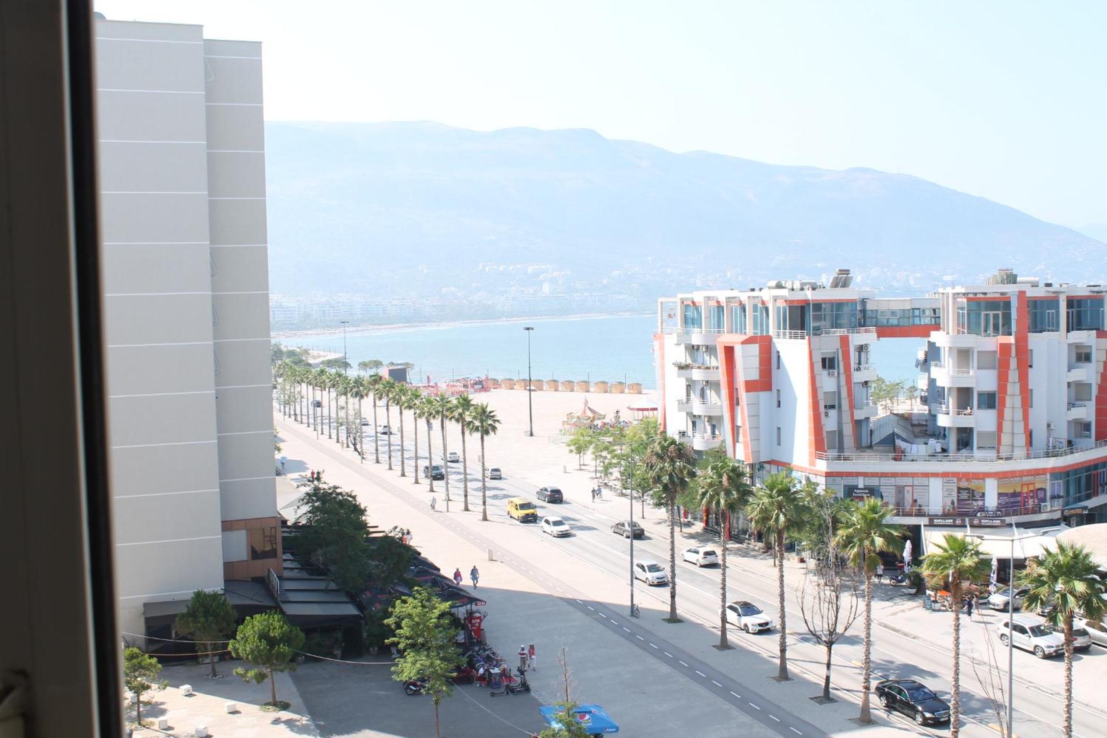 Lungo Mare- Seaview Apartment