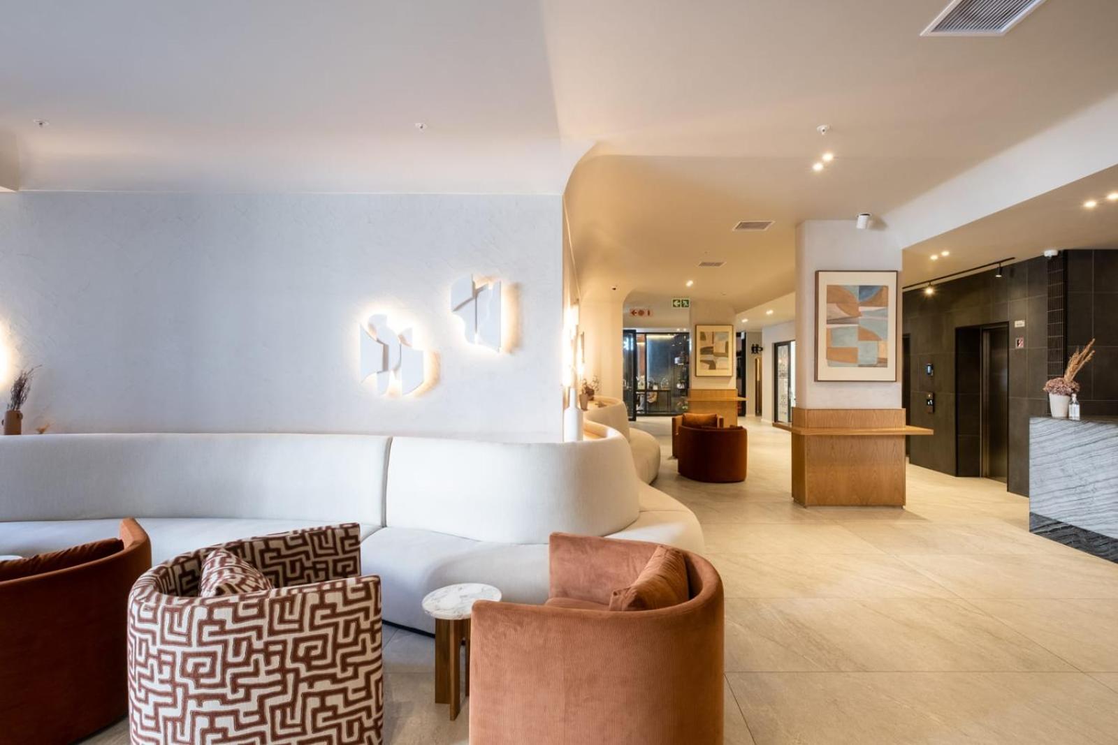 Rooftop Pool Gym Business Centre Restaurant