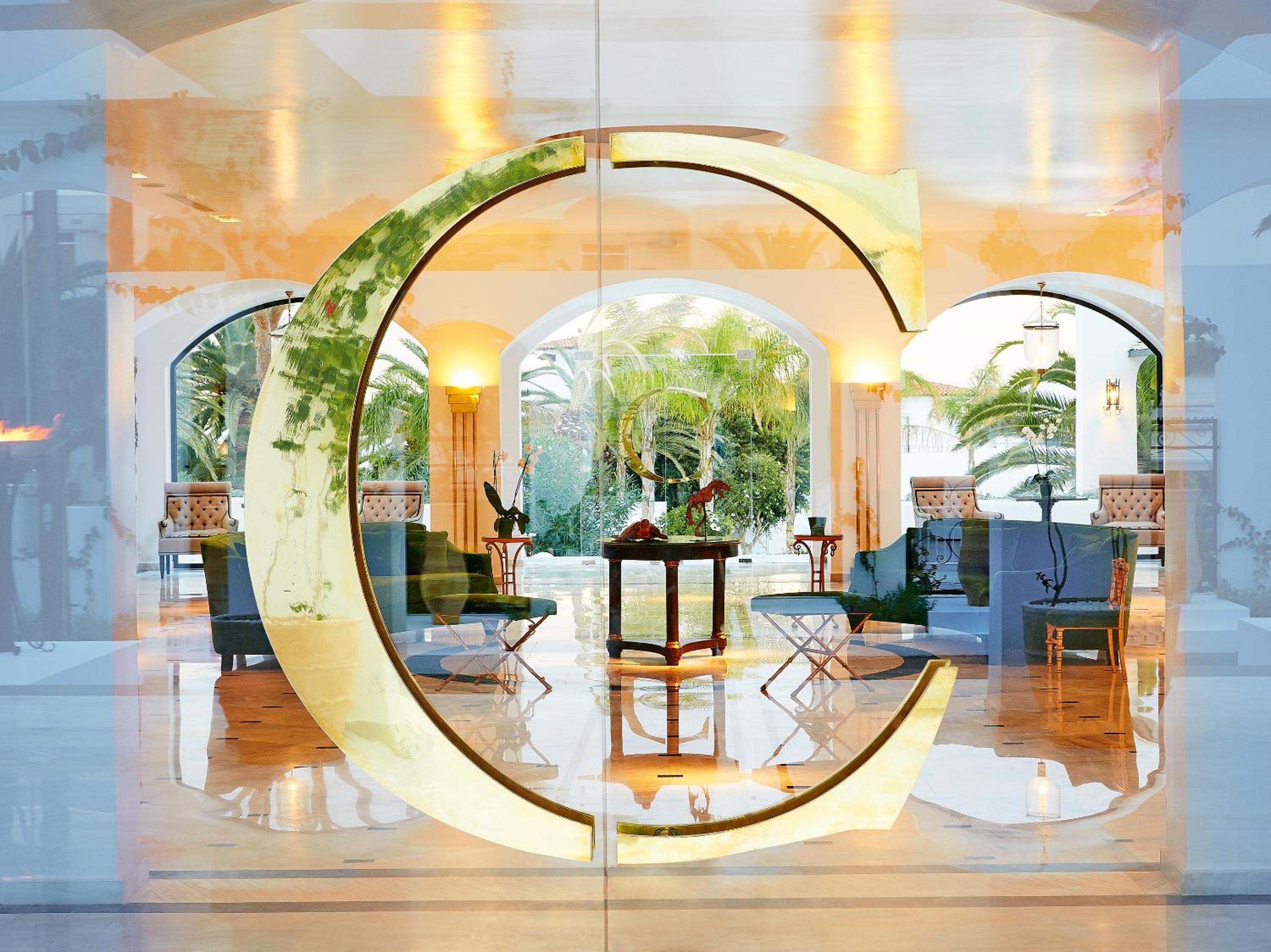 Caramel, A Resort to Live