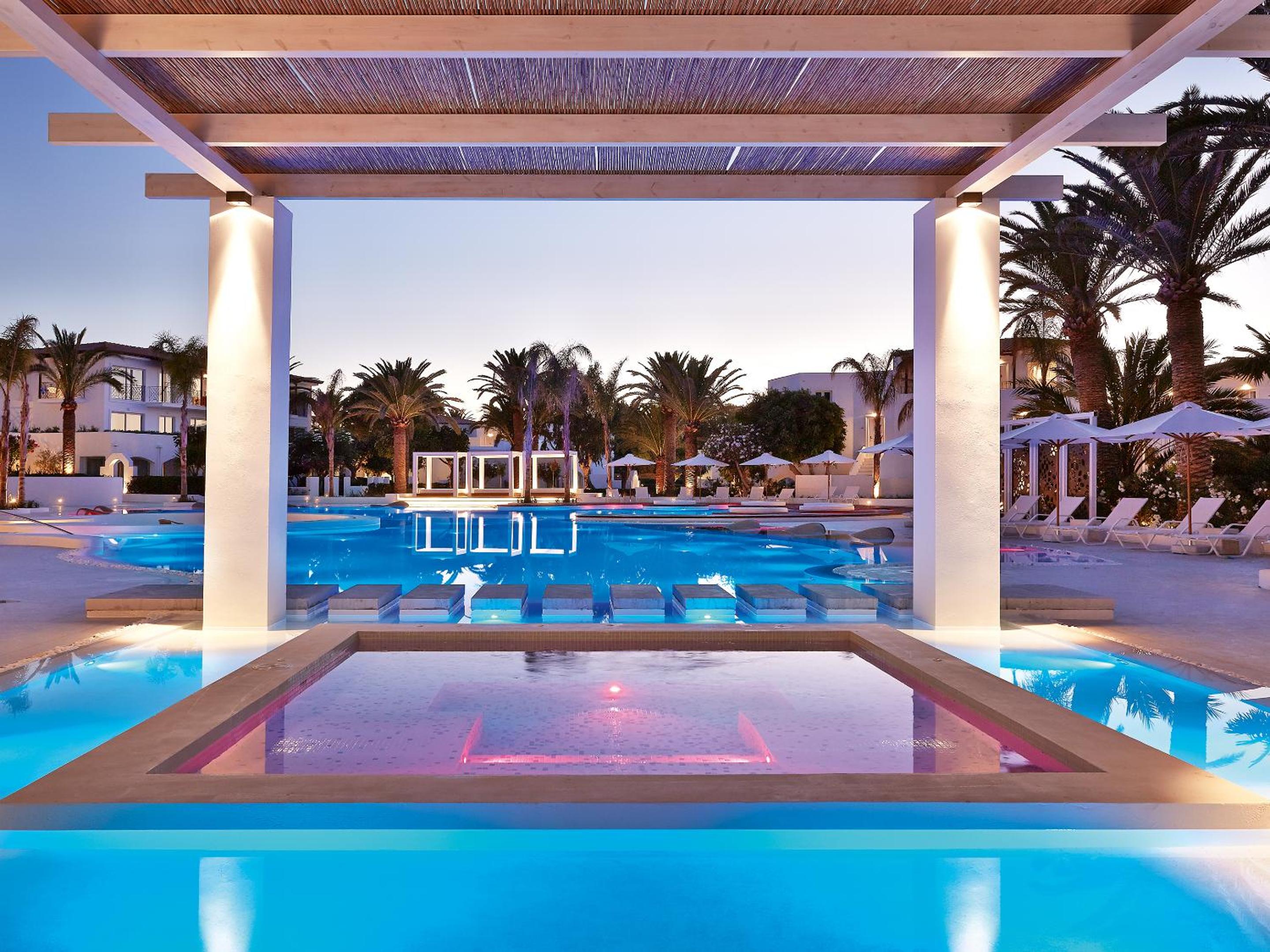 Caramel, A Resort to Live