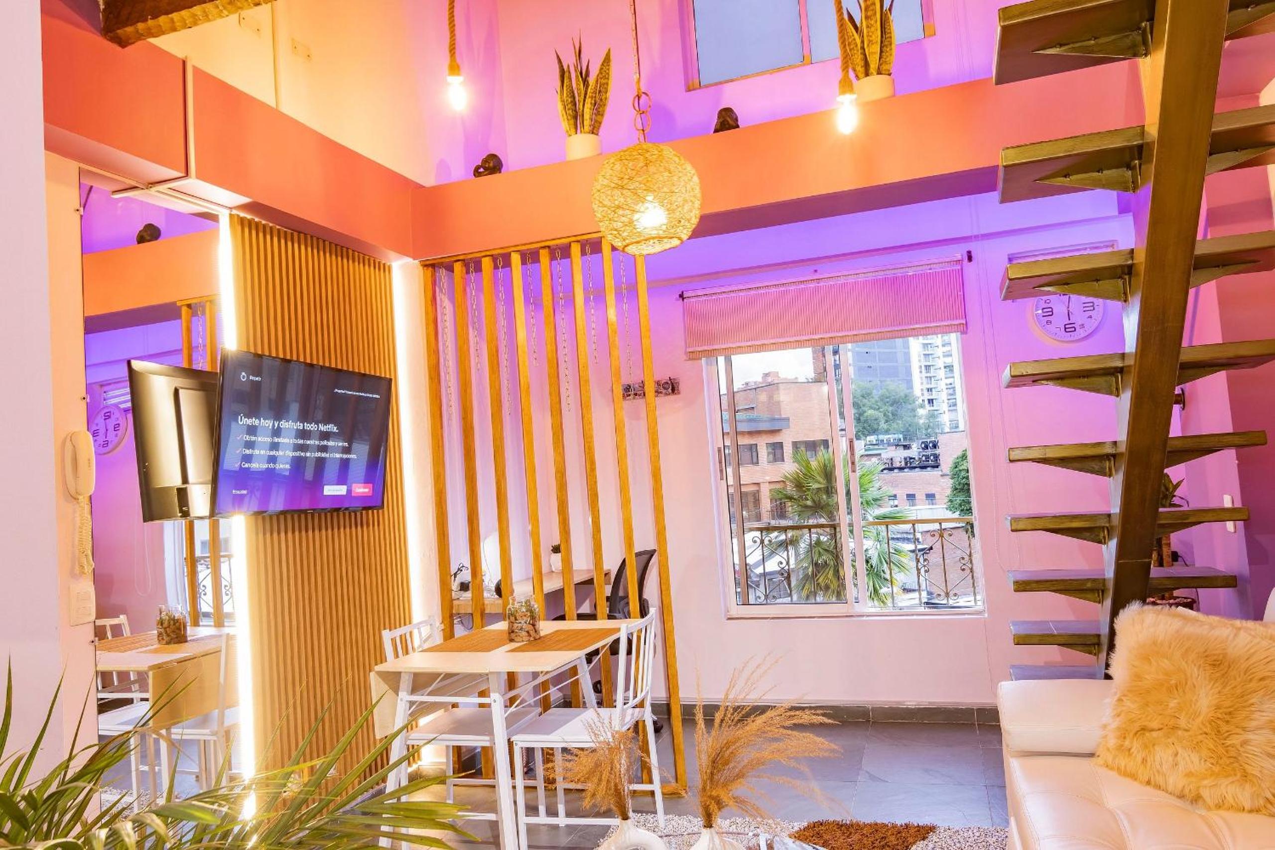 ED SANTO TOMAS LAURELES MEDELLIN
