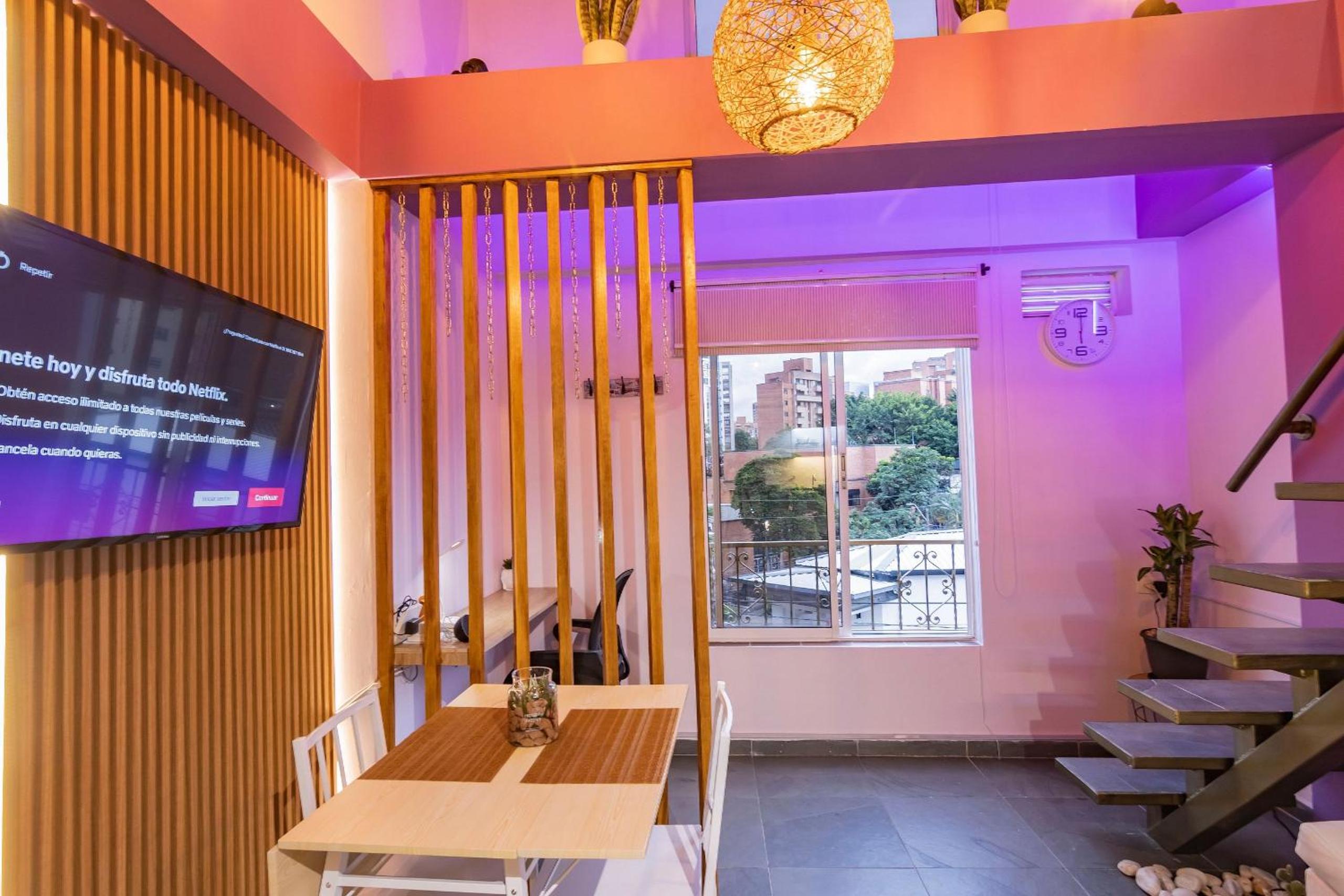 ED SANTO TOMAS LAURELES MEDELLIN