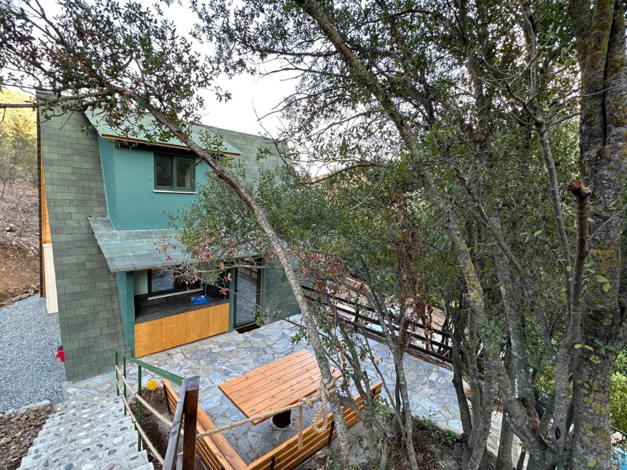 Warm Family Glamping Cabin with Kids Playground