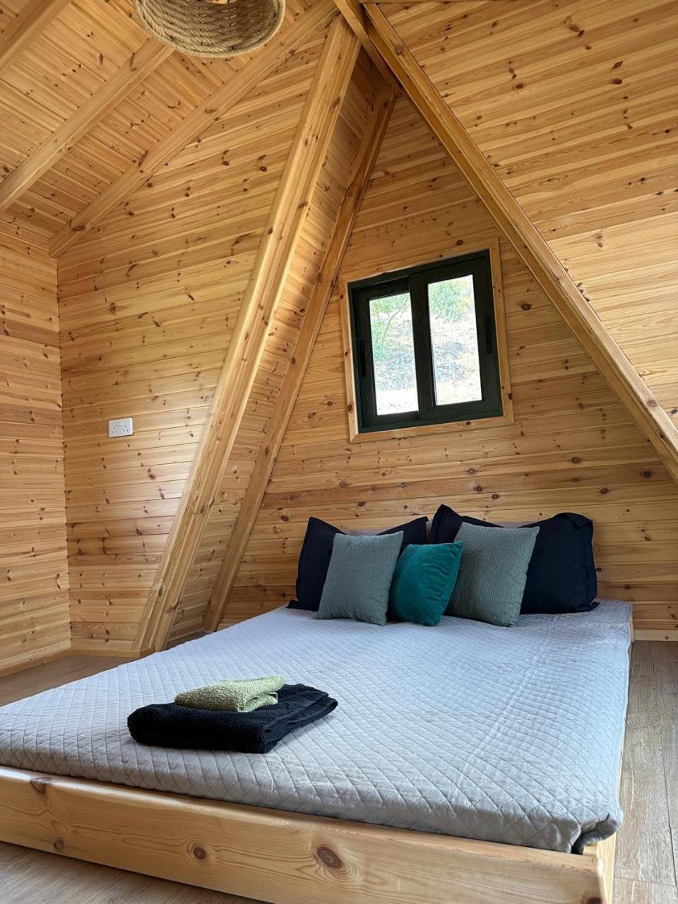 Warm Family Glamping Cabin with Kids Playground
