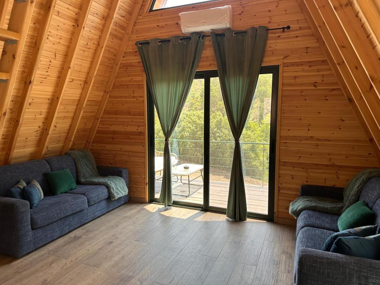 Warm Family Glamping Cabin with Kids Playground