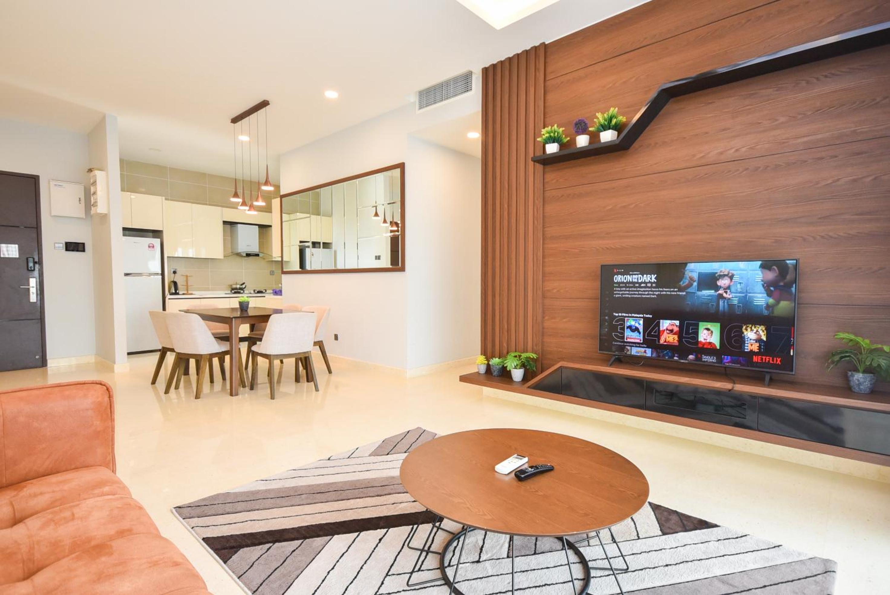 Tritower Residence by Nest Home【Walking Distance to CIQ】