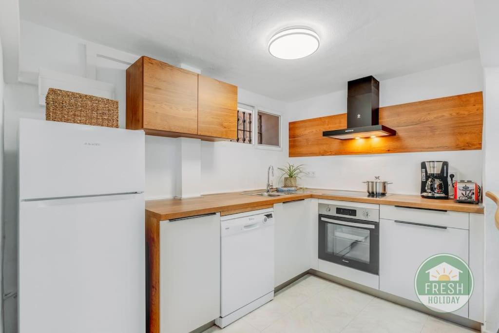 Casa Lilly | Spacious 6BR Villa Near Beach view 2