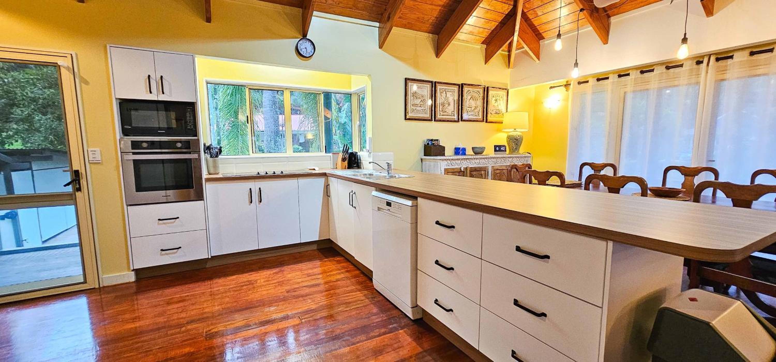 Tipani Lodge - Free and Unlimited Wifi