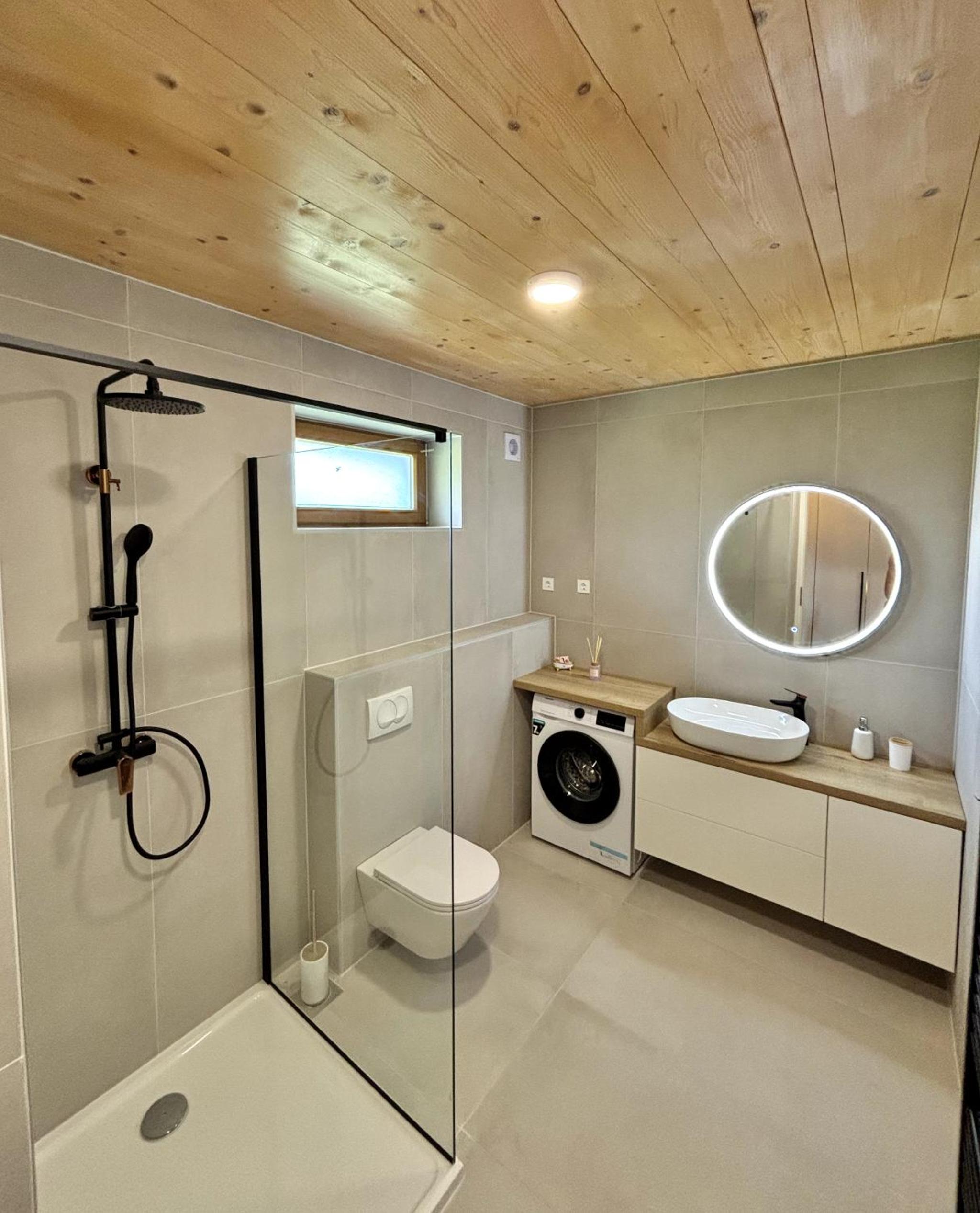 Lux Chalet - Sauna and Hot Tub