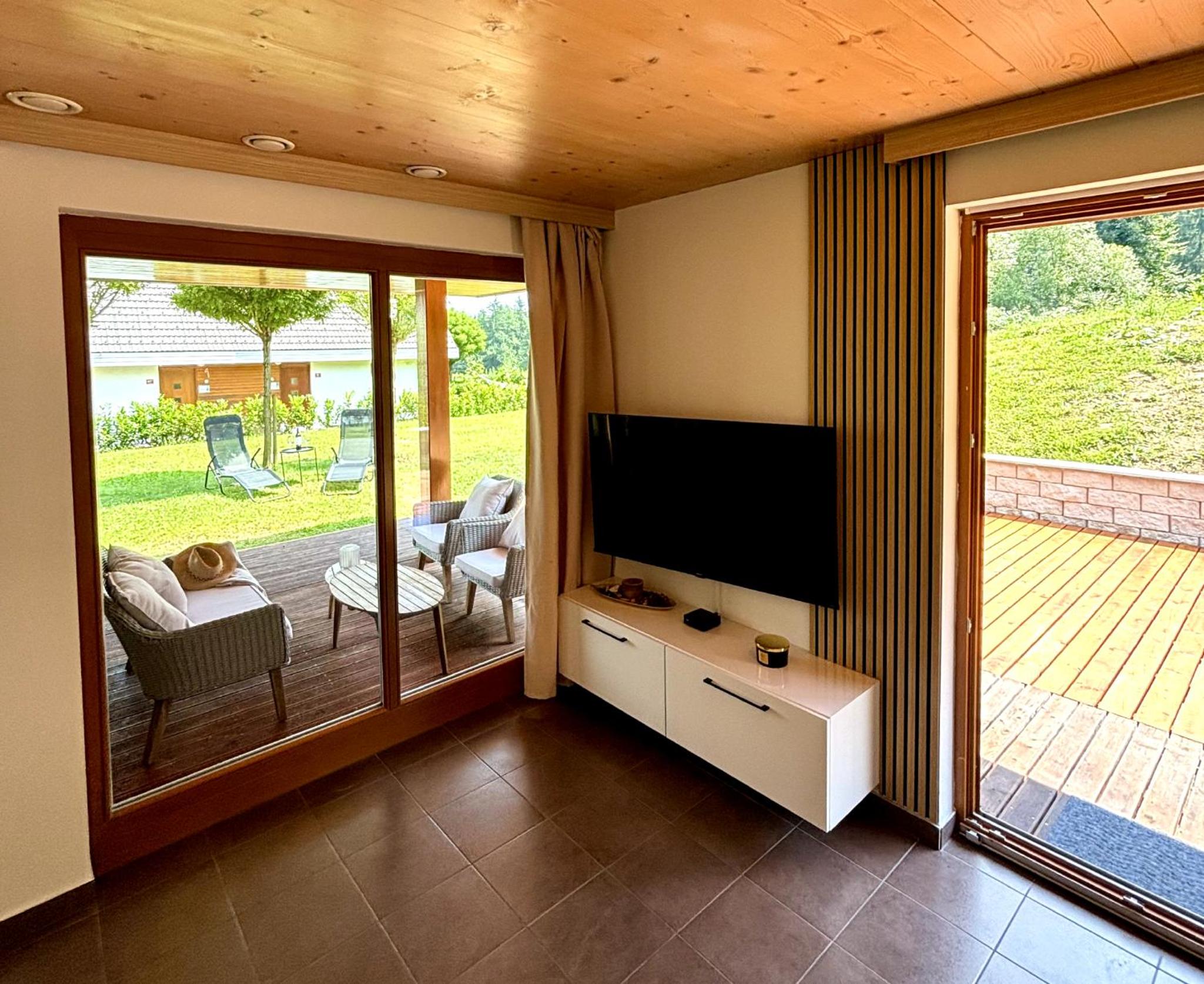 Lux Chalet - Sauna and Hot Tub