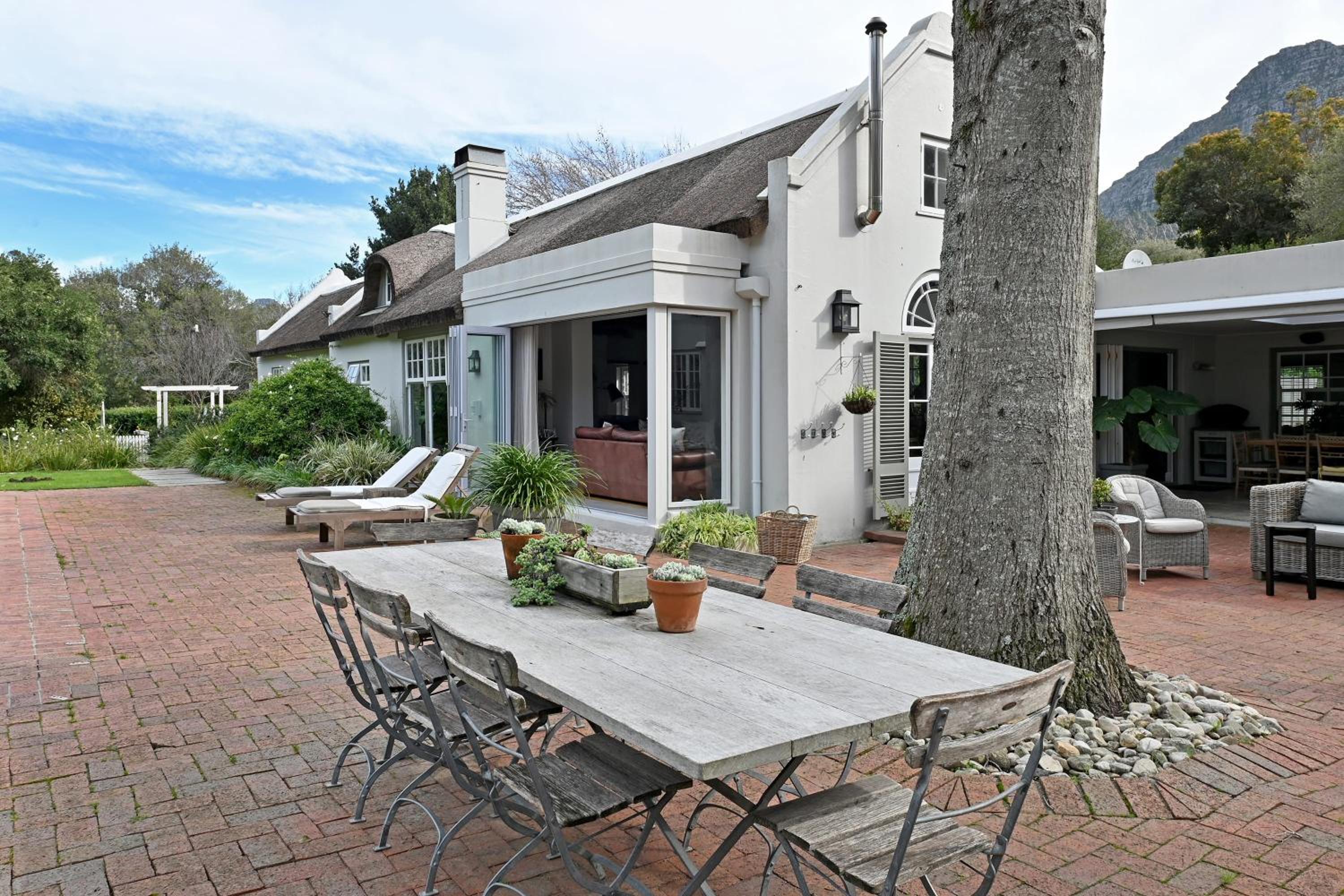 Riverlea Villa Pool River Mountain Views Family Garden view 3