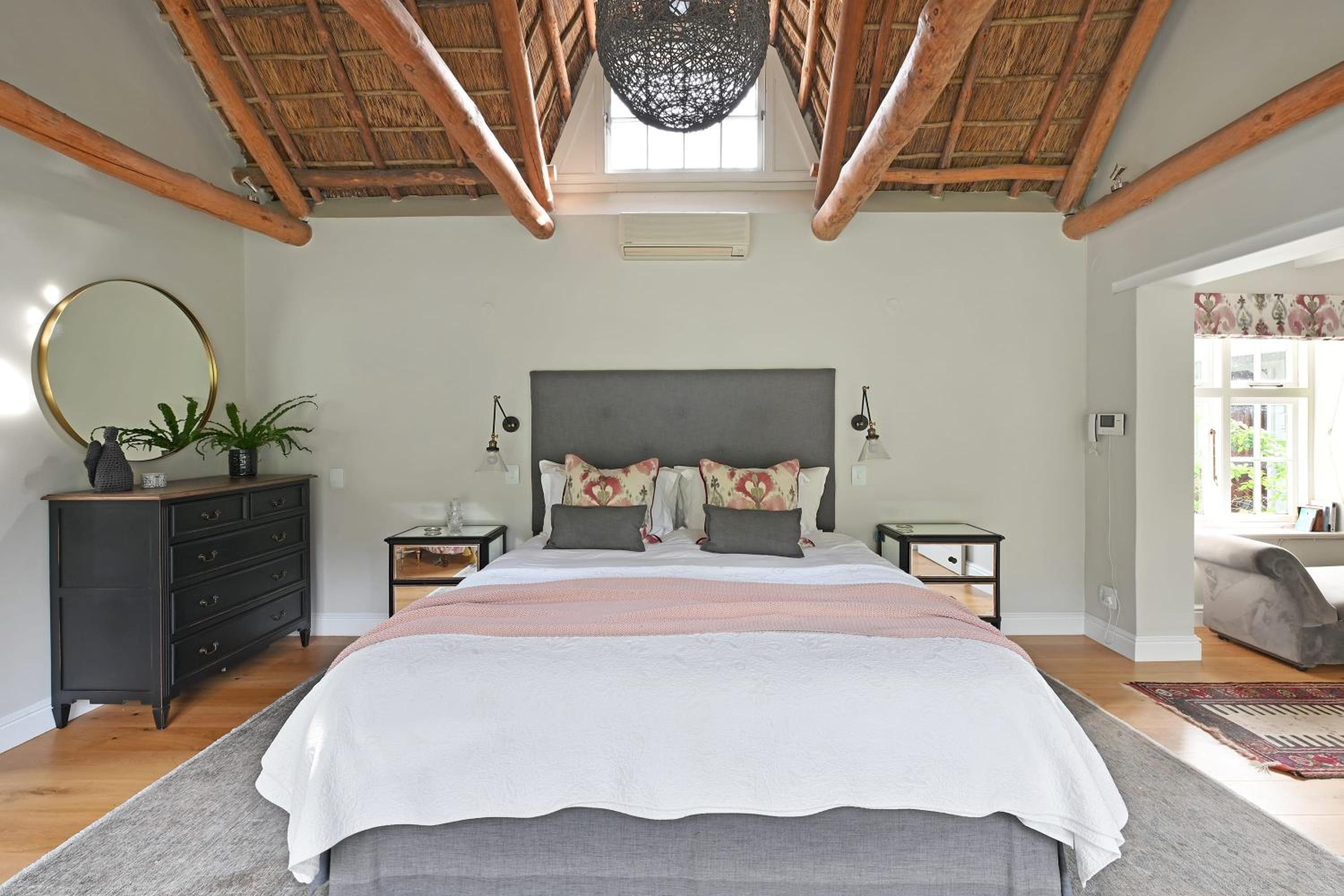 Riverlea Villa Pool River Mountain Views Family Garden view 4