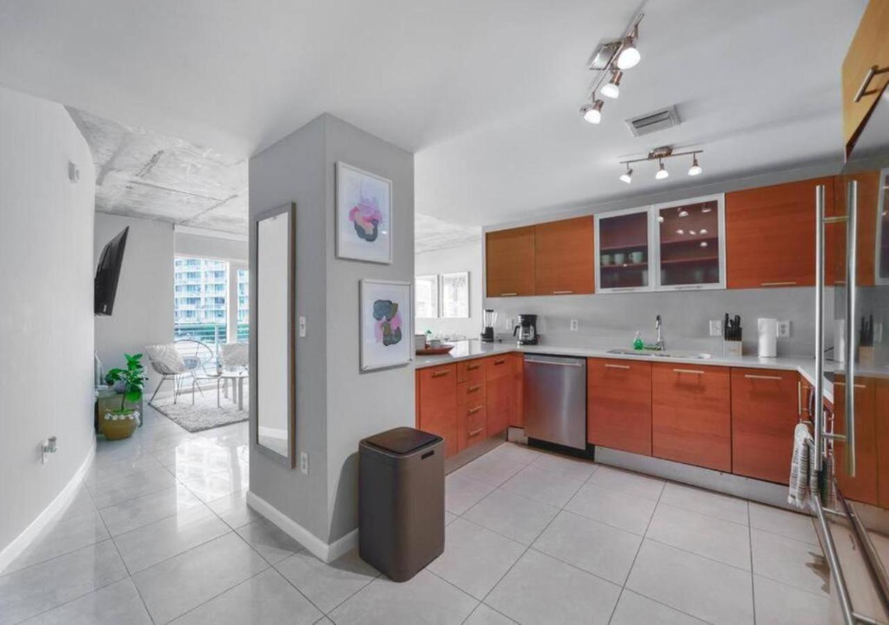 Amazing Condo with Pool at Midblock Miami