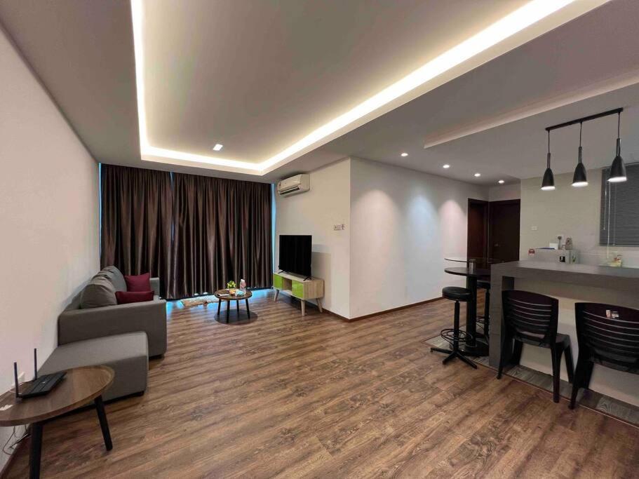 Jk VivaCozyStay 8Pax 2 BedR 1 BathR 1Carpark photo 1