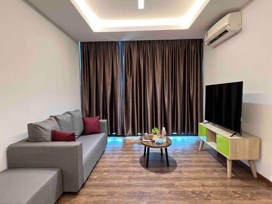 Jk VivaCozyStay 8Pax 2 BedR 1 BathR 1Carpark photo 2