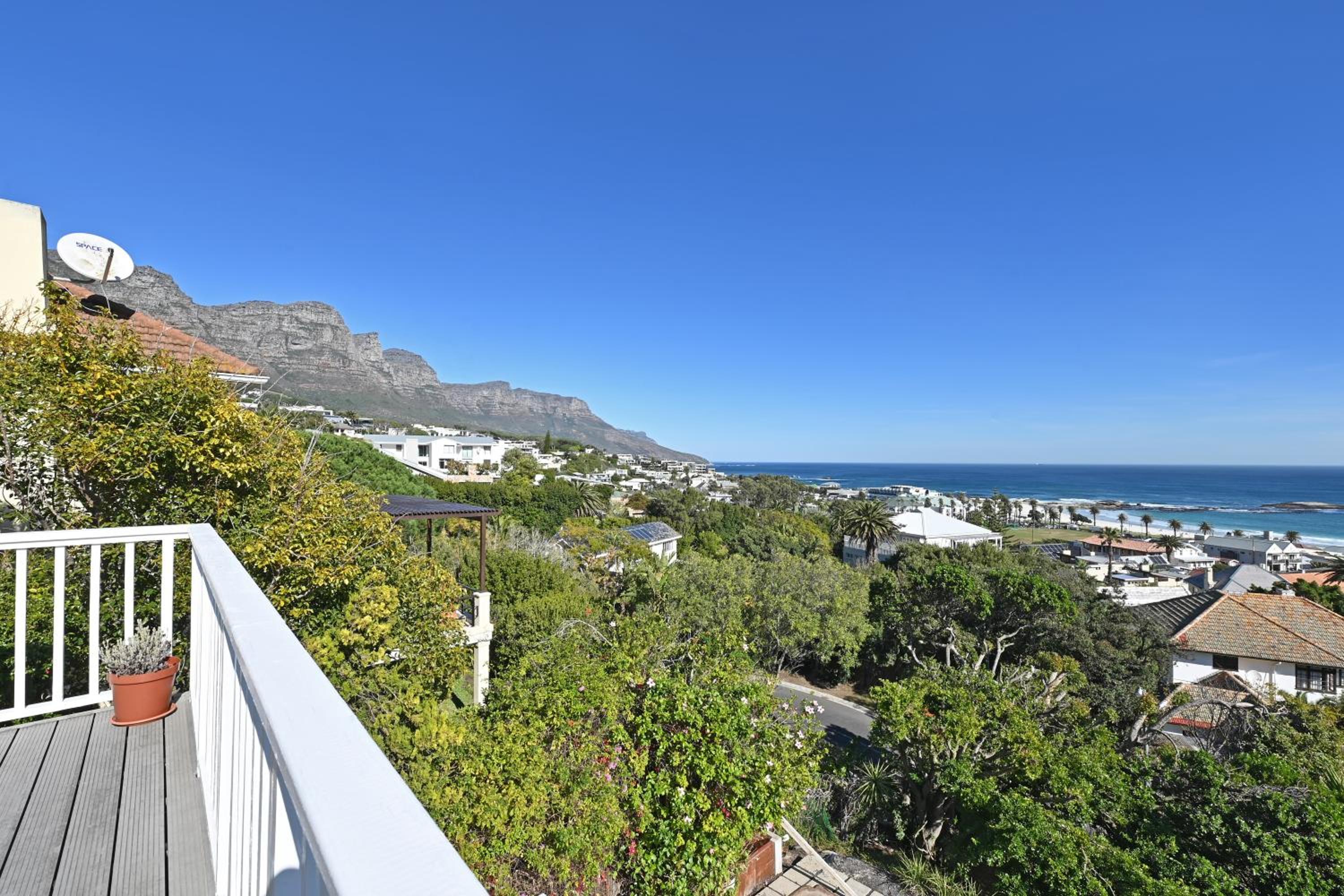 Perfect Location Walk To Beach And Sea Views view 2