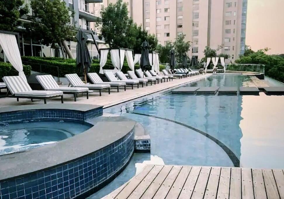 Sandton Pool View with Balcony
