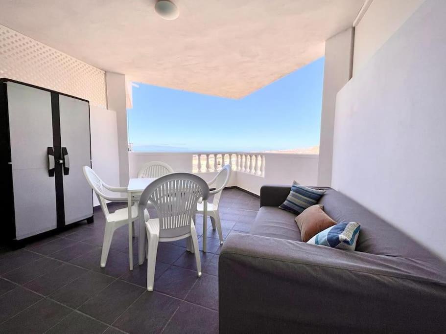 ROCKIN' VIEW COSTA ADEJE - 2 br, great terrace, parking, pool view 5