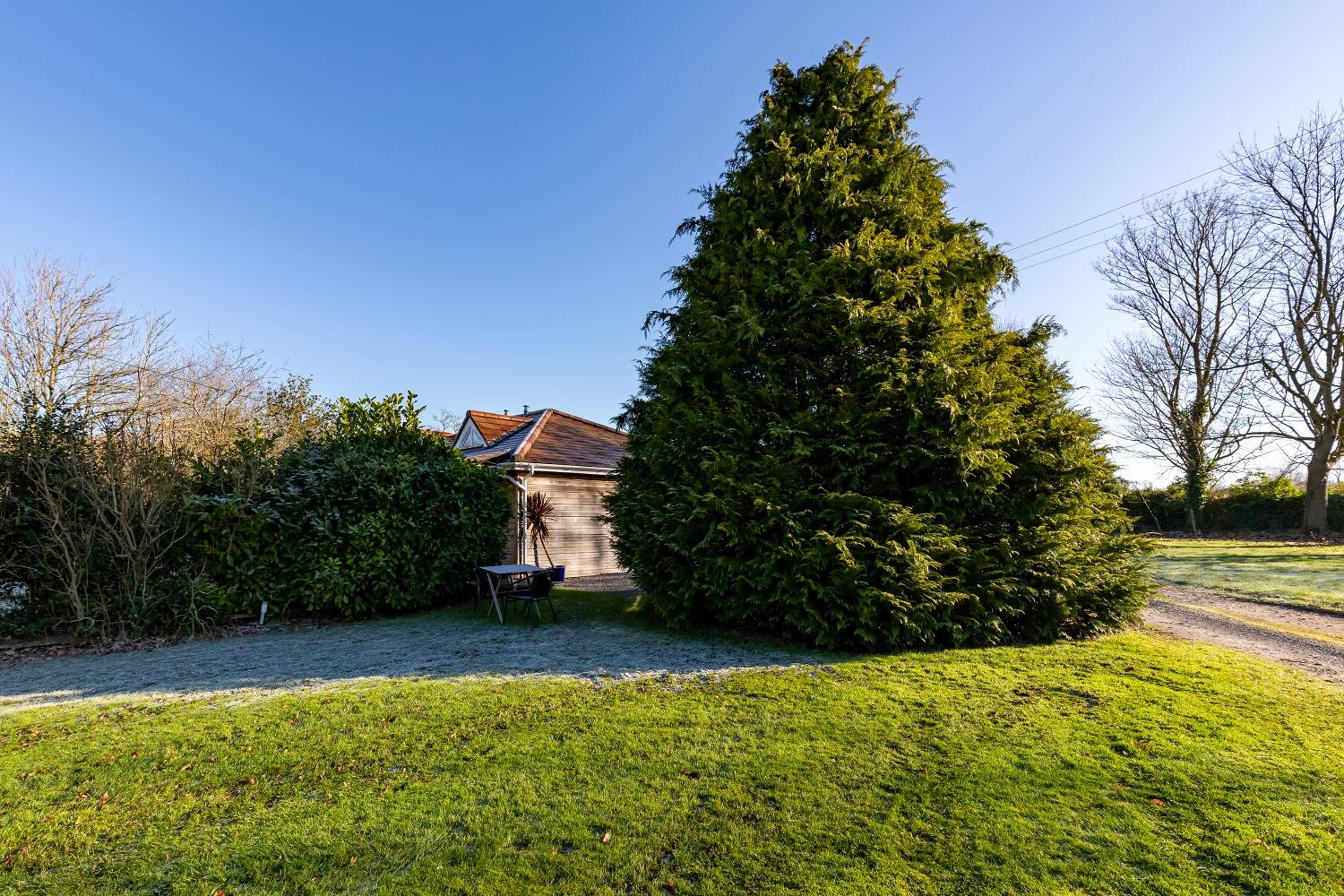 Peaceful One Bedroom Hideaway in Wells, Somerset view 3