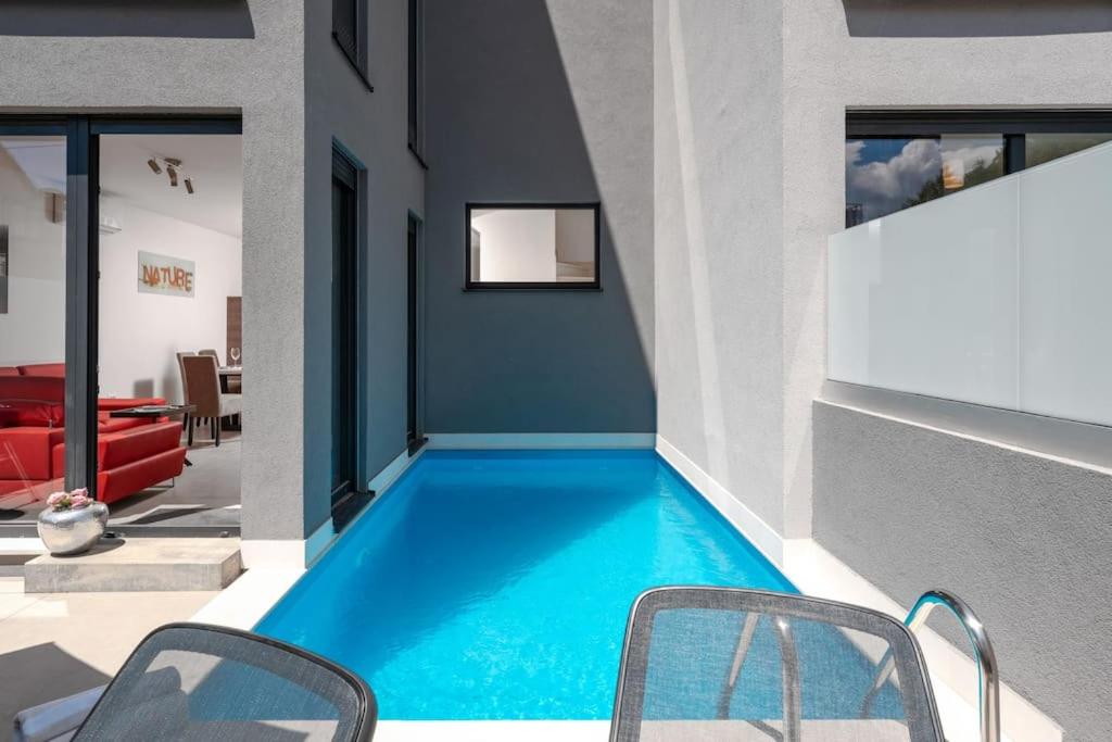 Casa Cadoc by Briskva
