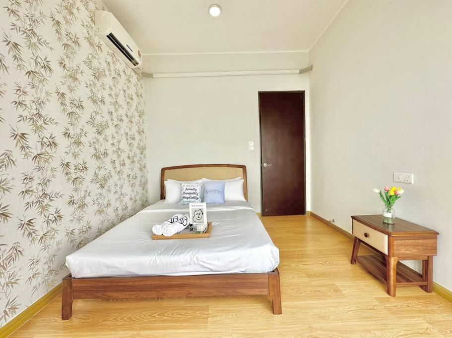 Modern room with High Floor Seaview Near CIQ