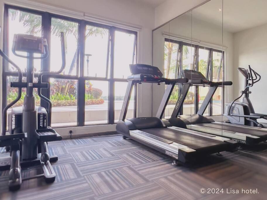 Modern room with High Floor Seaview Near CIQ