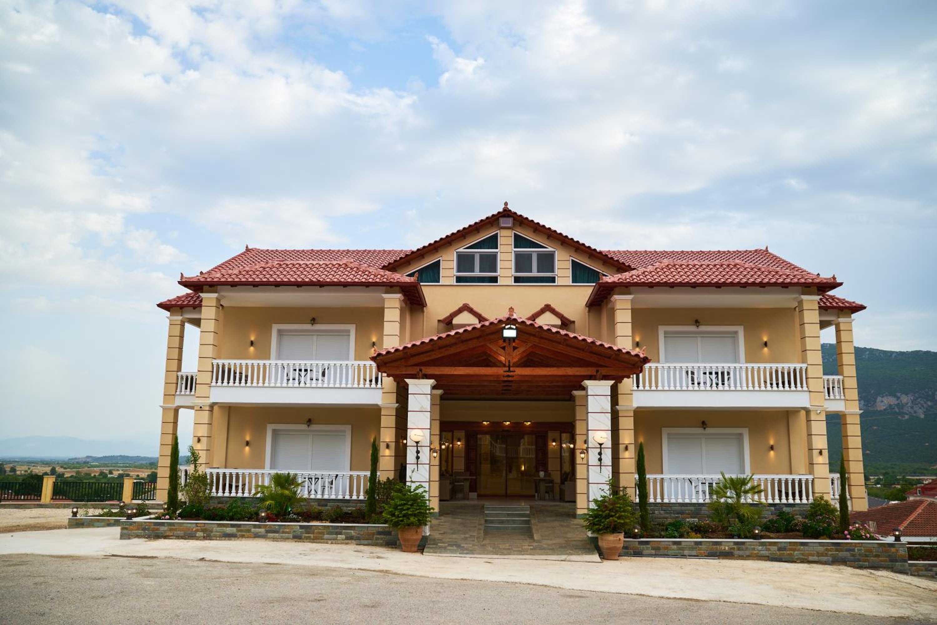 Famissi Suites 1 view 3