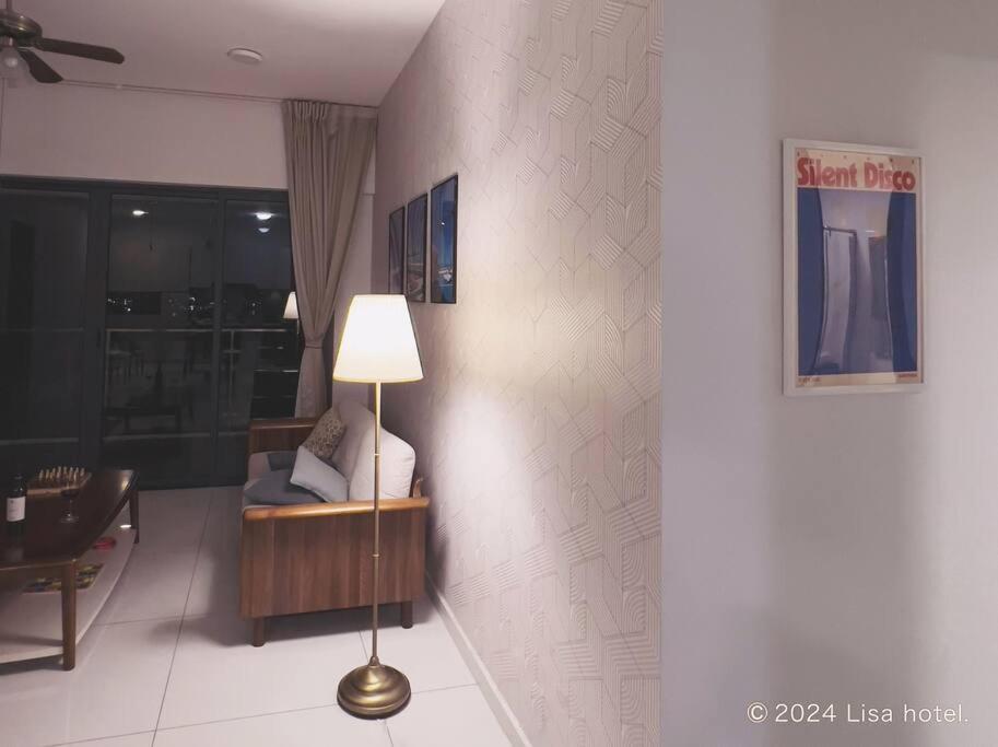 Modern room with High Floor Seaview Near CIQ