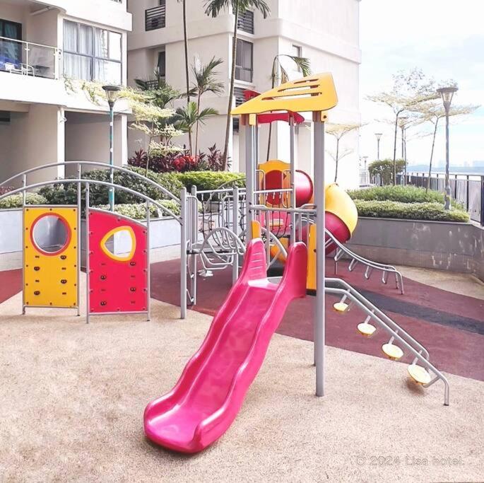 Modern room with High Floor Seaview Near CIQ