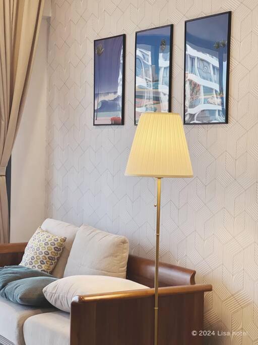 Modern room with High Floor Seaview Near CIQ