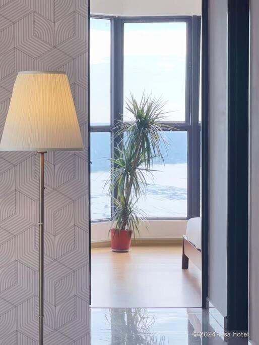 Modern room with High Floor Seaview Near CIQ