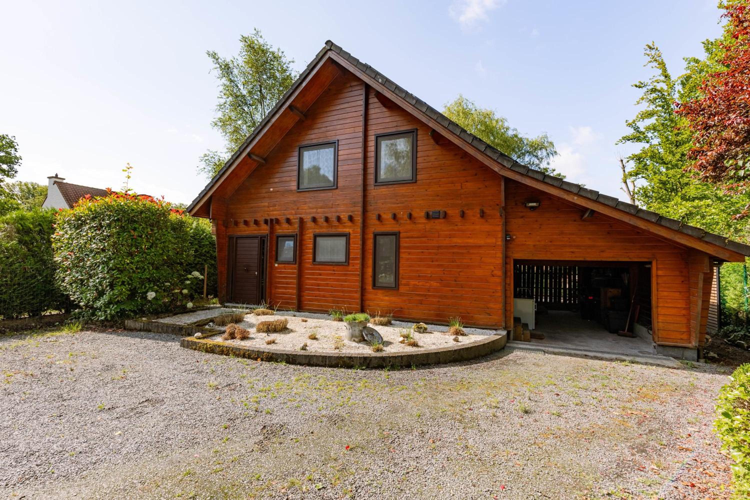 Huswell - Tranquil retreat, cozy chalet in the heart of Urse
