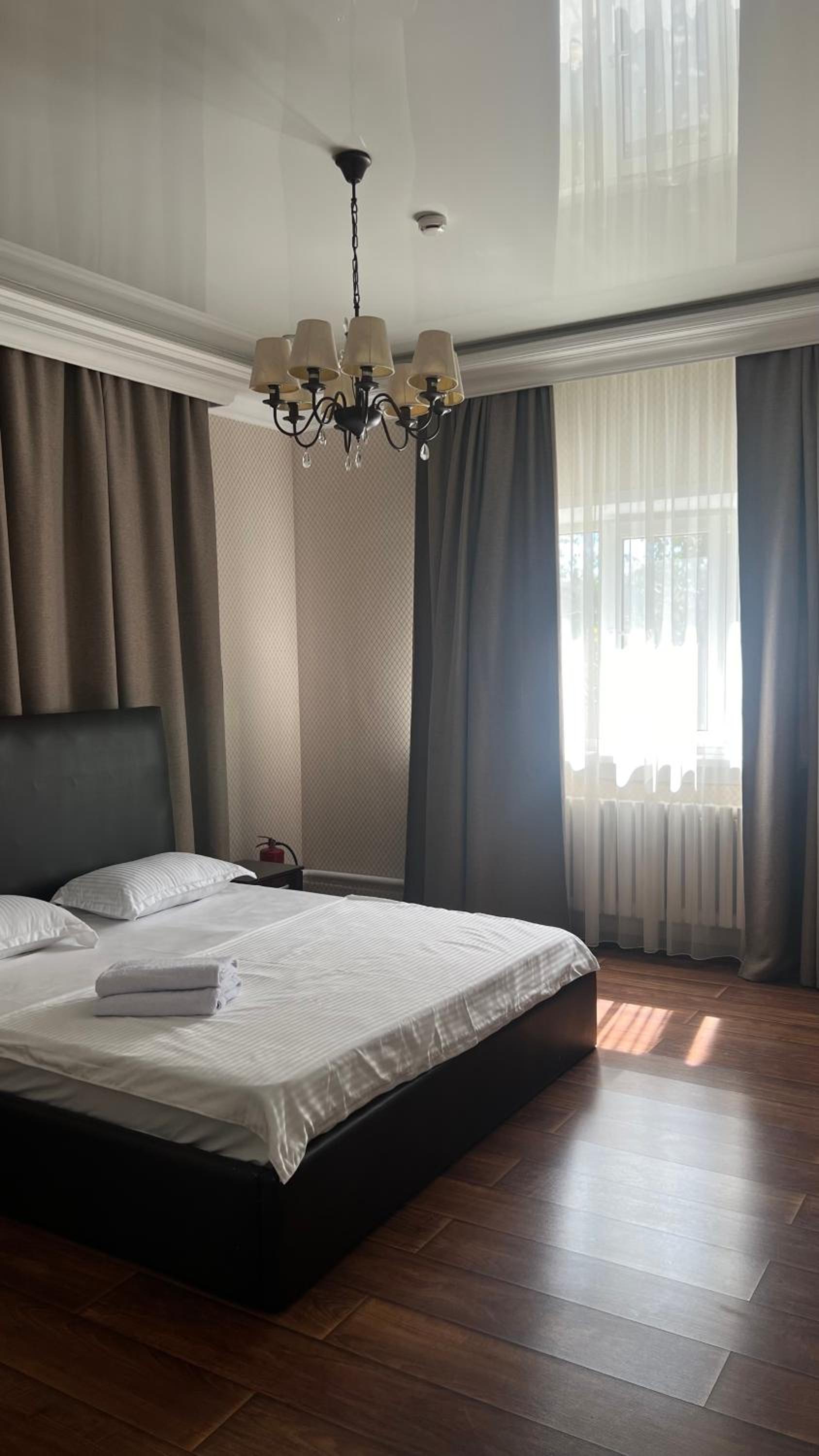 Seven House Hotel view 3