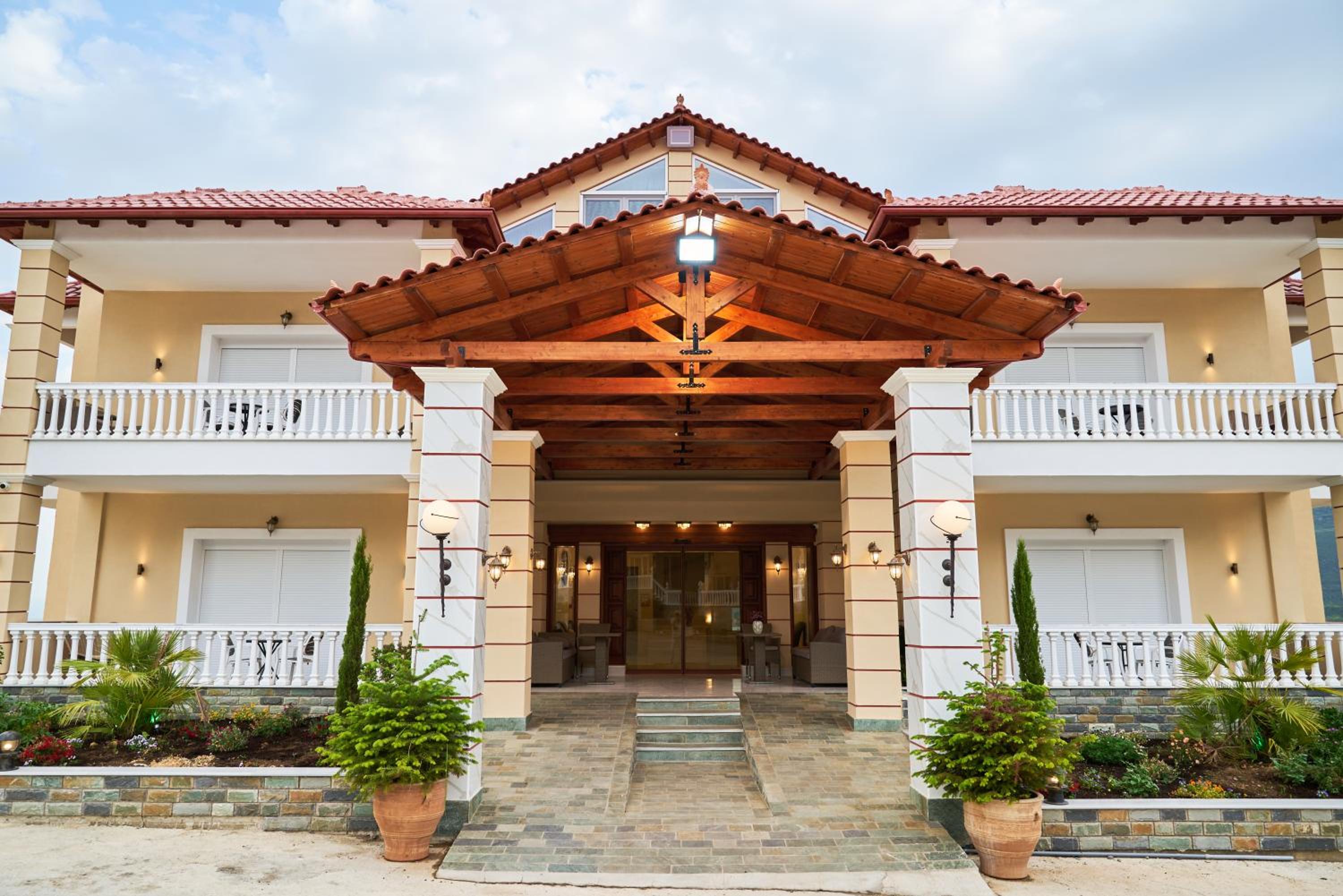 Famissi Suites 1 view 4