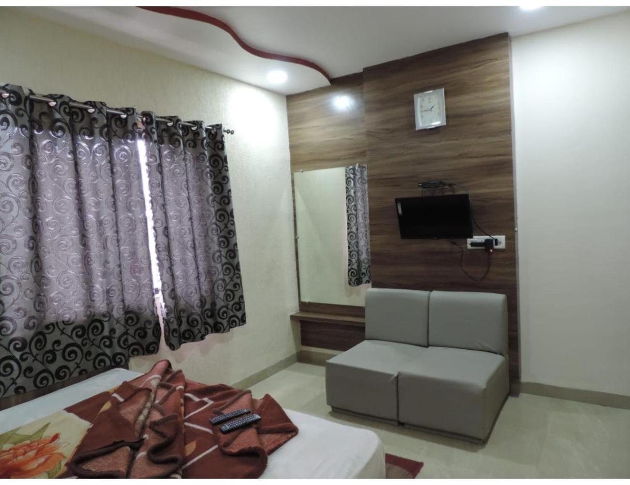 Hotel Abhimanyu, Panchmarhi view 5