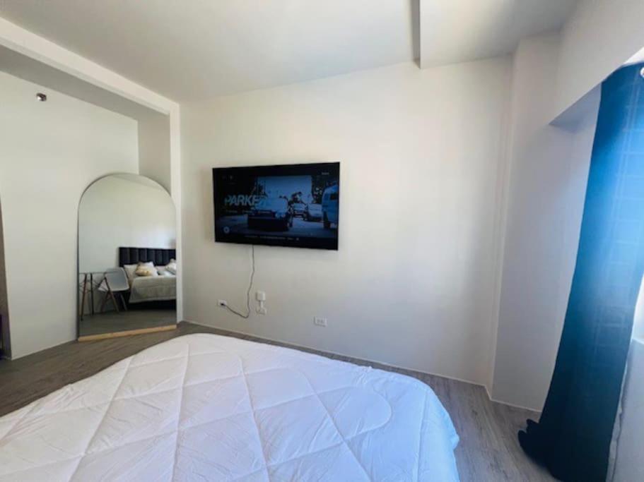 Brand new! Minimalist studio space view 4