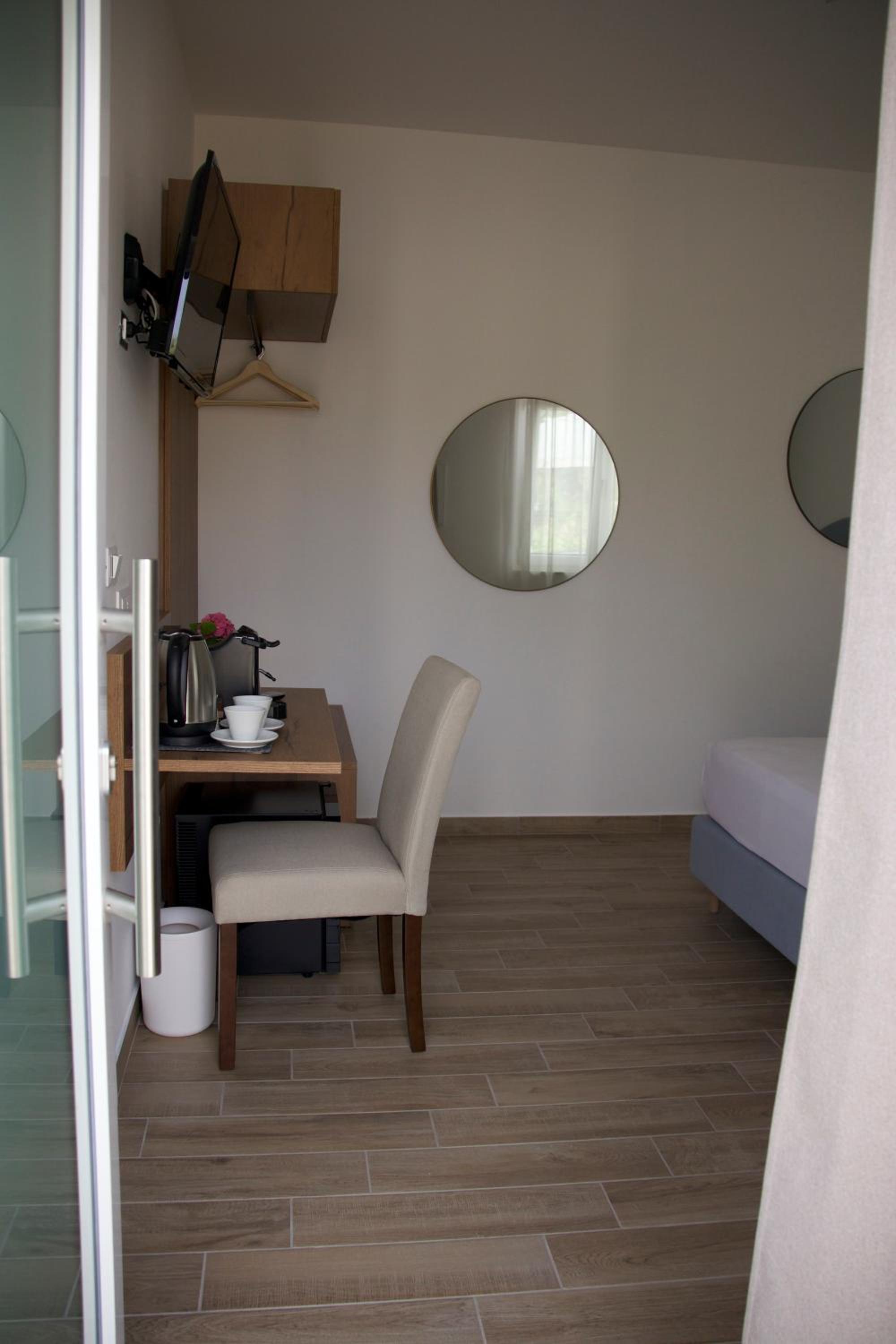 Photo 16