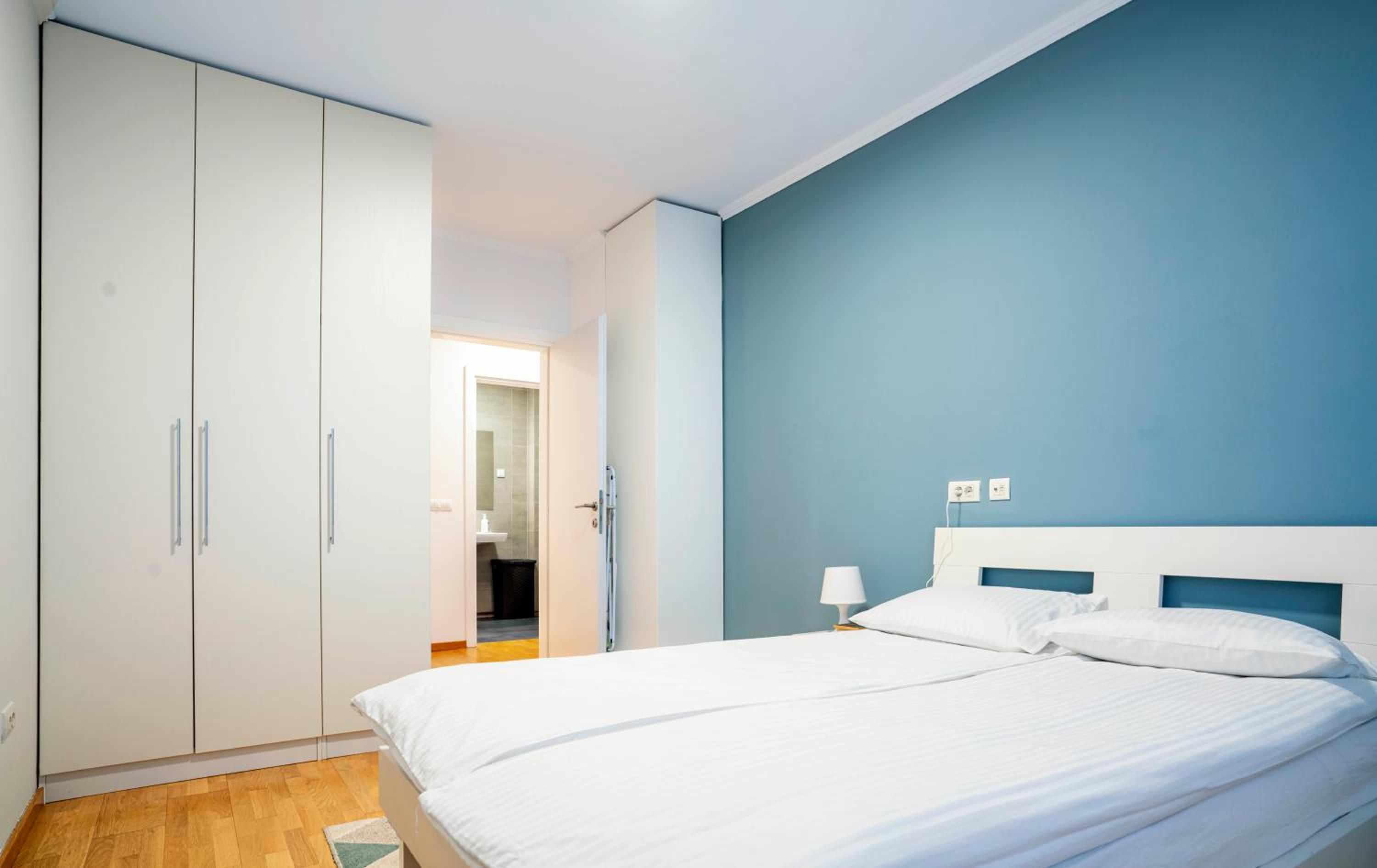 Sunny Modern 1-Bedroom Apartment