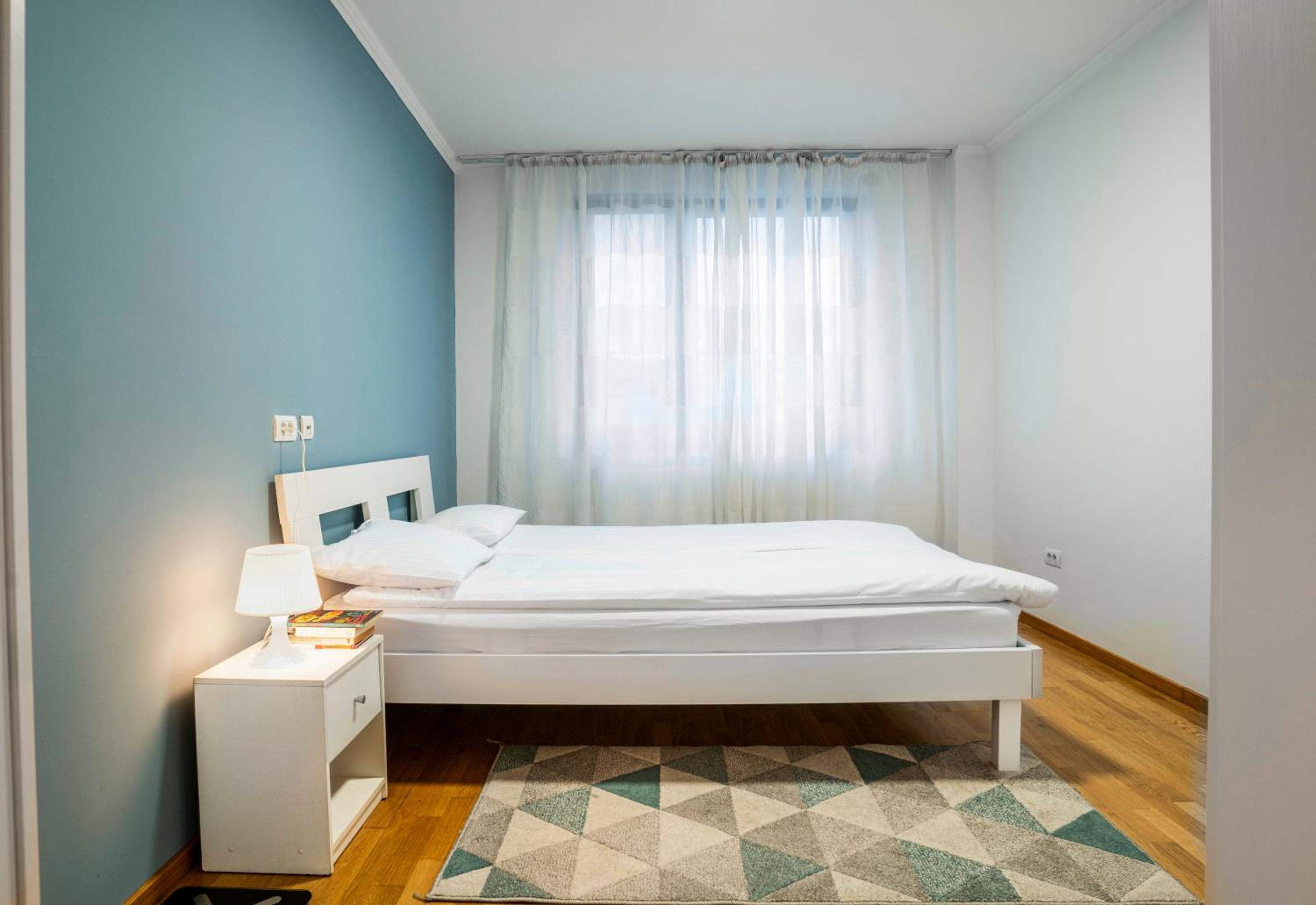 Sunny Modern 1-Bedroom Apartment
